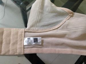 "Free Moving Plus" Lace Bra.
