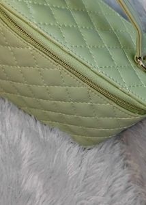 MAC Quilted Makeup Bag kitne