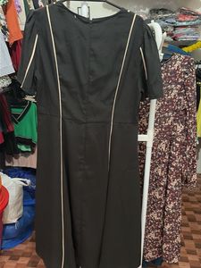 Elegant Black Midi Dress