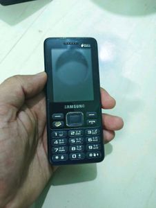 Samsung Dual SIM Feature Phone