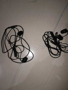 Black Wired Earphones