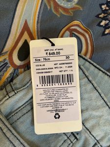 women light blue jeans (30) size