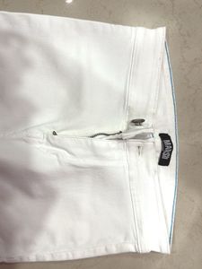 White High-Waisted Skinny Jeans