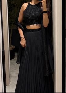 Elegant Black Pleated Skirt