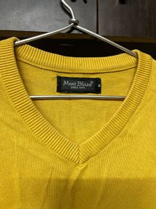 Yellow V-Neck Sweater 💛🌻