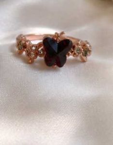 Elegant Black &amp; Red Gemstone Rings🦋