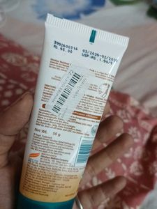 Himalaya Blackhead Clearing Walnut Face Scrub