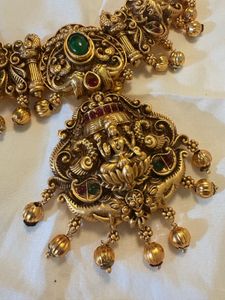 Antique Gold Necklace with Emerald