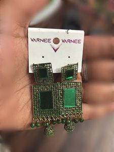 Elegant Green Square Earrings