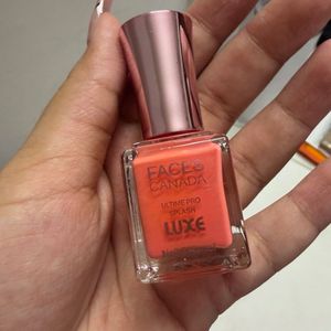 Set of 2 Nail Polishes