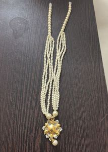 Elegant Pearl Necklace with Flower Pendant
