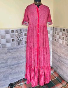 Chic Pink Tiered Maxi Dress