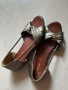 Stylish Mochi Open Toe Flats