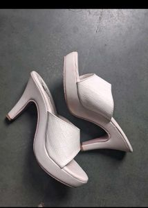 HIGH HEEL 👠