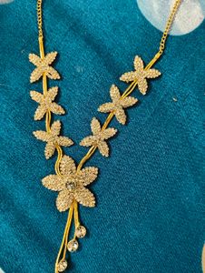 Floral Necklace &amp; Earring Set