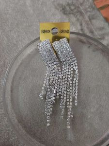 Sparkling Dangle Earrings for Glamorous Look