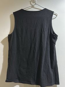 sleeveless black T shirt