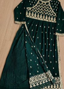 Elegant Green Kurta Set with Intricate Embroidery
