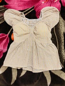 Cute Gingham Puff Sleeve Top