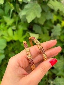 Anti tarnish Gold-Toned Bangles Set