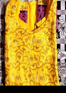 Sleevless Plazo Suit With Dupy