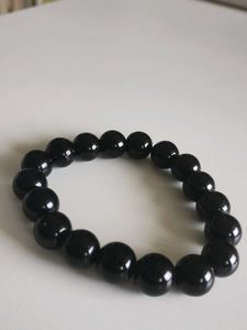 Elegant Black Beaded Bracelet