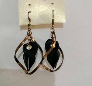 Stylish Drop Earrings with Leaf Design