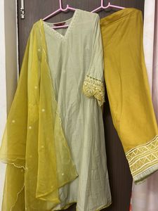 sangaria new Elegant Kurta Set with size L Dupatta