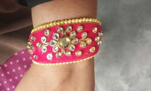 Elegant Pink Kundan Bangle