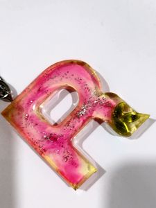 R initial Keychain