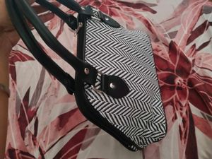 Chic Chevron Pattern Handbag