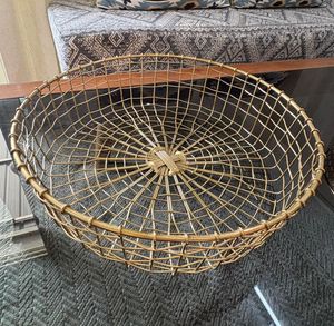 Elegant Gold Wire Fruit Bowl