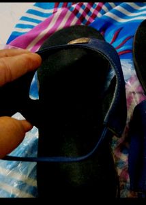 2 pairs PU-AXE Flip Flops