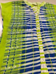 Stylish Women's shirt with Abstract Print