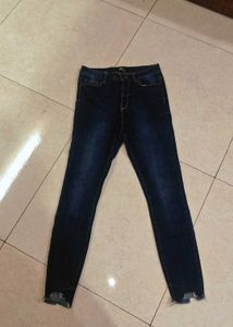 Stylish Dark Wash Skinny Jeans