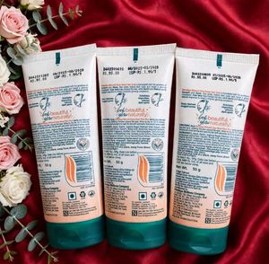 Himalaya Natural Glow Kesar Face Pack 3