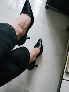 MANGO Croc Textured Pumps