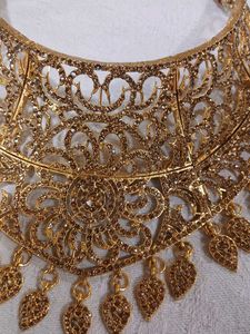 Elegant Gold Necklace Set