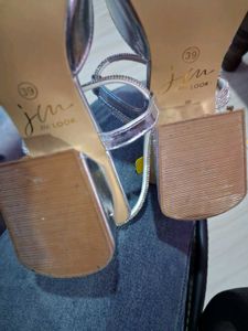 Silver Methallic Heels ✨️👠