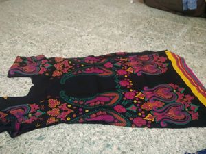 Black ⚫ beautiful print , stitched top😍rarely used. getting tight now