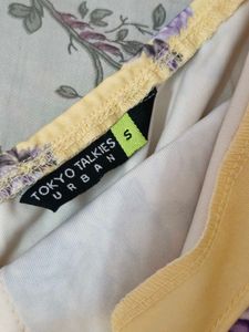 Butter yellow whimsical top