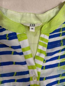Stylish Women's shirt with Abstract Print