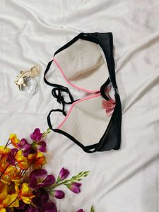 🇳🇿💫🎀 Hunkmoller Colorblock Bikini Top