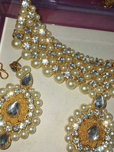 Elegant Pearl &amp; Crystal Jewellery Set