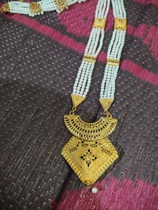 Exquisite Pearl and Gold Necklace Set