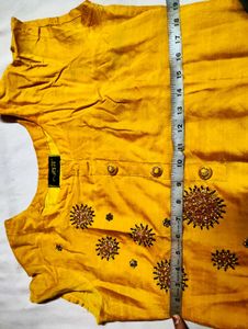 Yellow Embellished Kurta 💗
