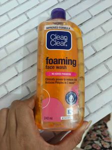 Clean & Clear Foaming Face Wash