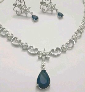 Elegant Silver-Tone Necklace & Earring Set
