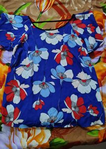 Vibrant Floral Print Short Sleeve Top