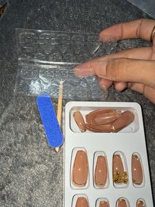 Chic Press-On Nails Set